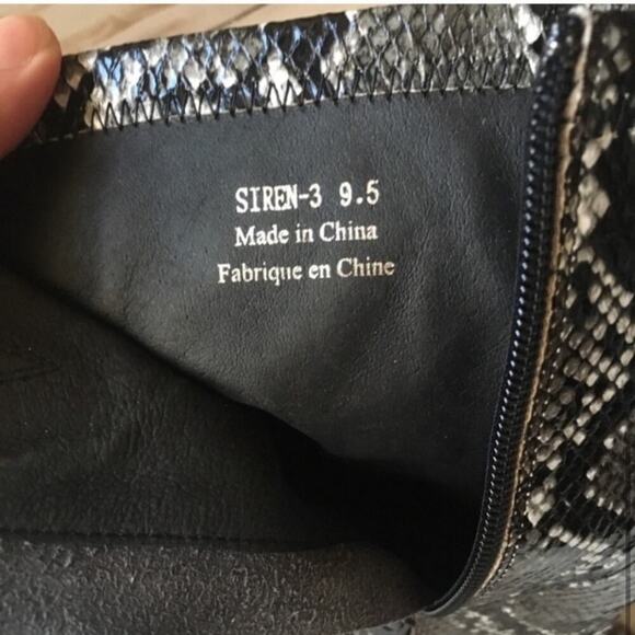 Jeffrey Campbell Grey Black Snake Siren Pointy Toe Bootie Size 9.5 - Picture 5 of 6